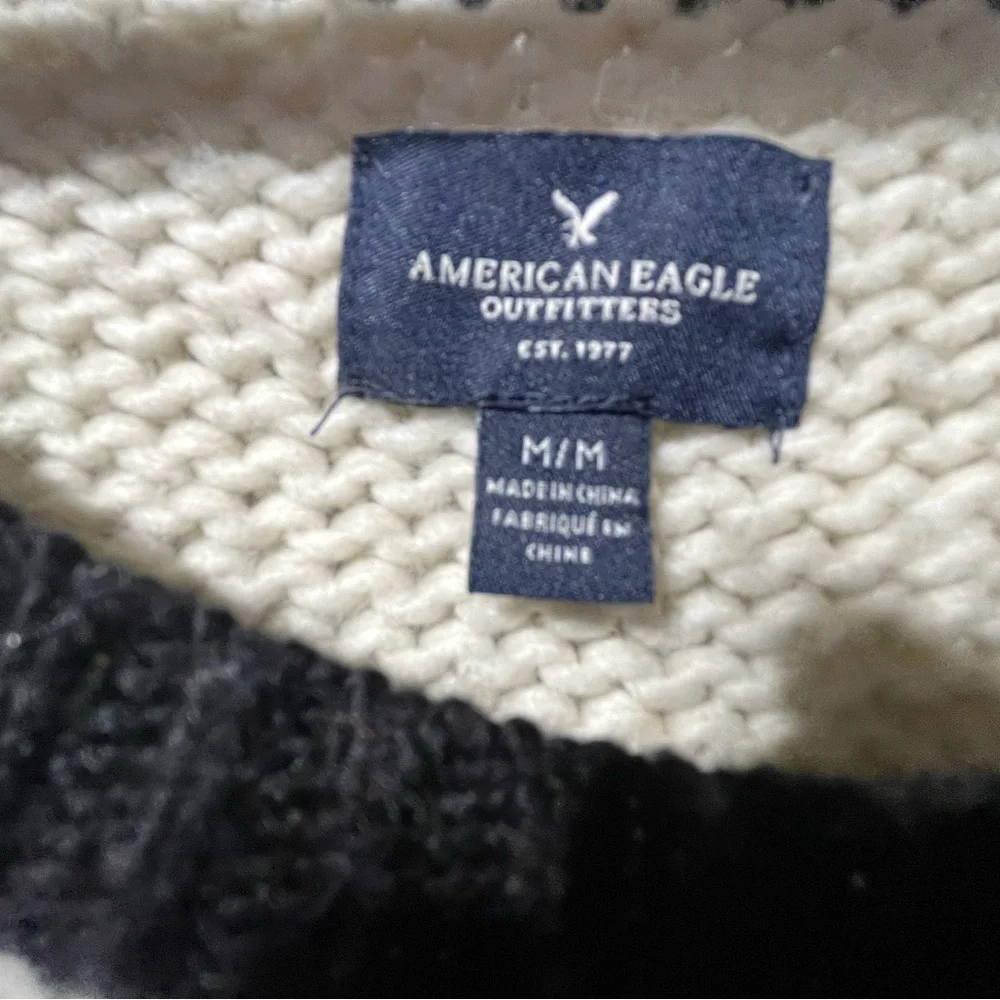 American Eagle Sweater **Thick Warm Nice 🌹☀️☀️☀️🌹 - Picture 3 of 3